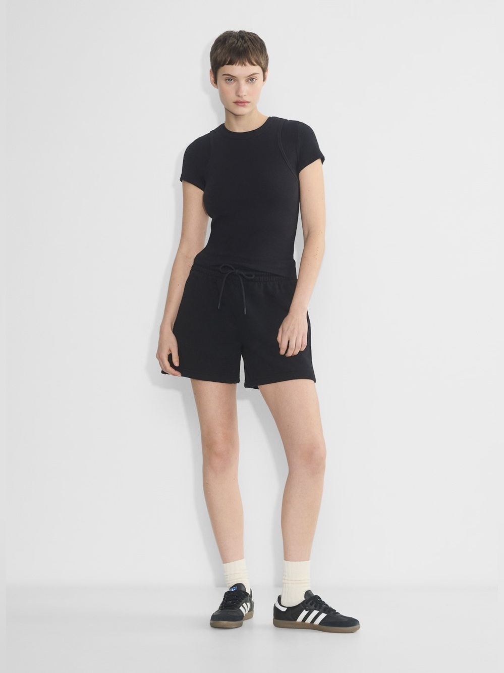 Aritzia Sweatfleece Cozy Fleece Shorts Boyfriend Fit Size XS Black Athleisure